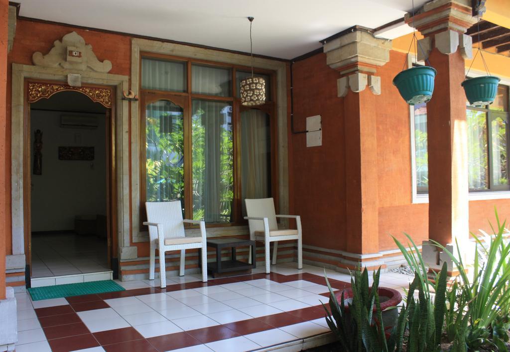 Puri Naga Beachfront Cottages Легиан Номер фото