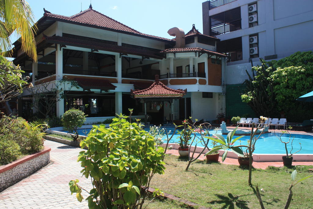 Puri Naga Beachfront Cottages Легиан Экстерьер фото